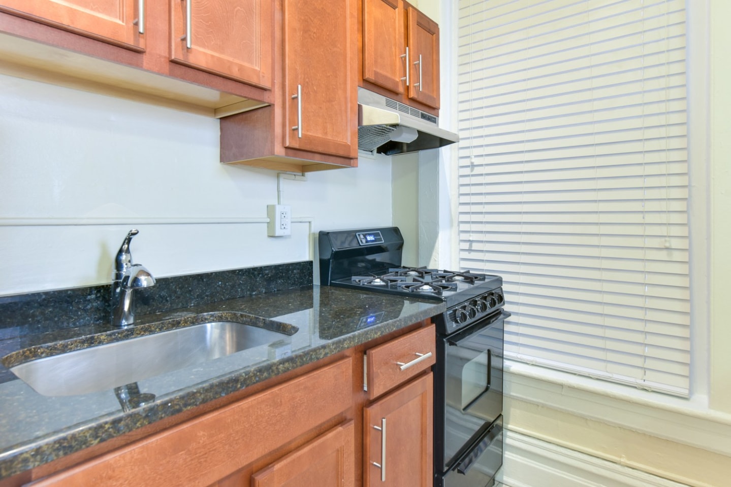 Dupont Apartments Image 2