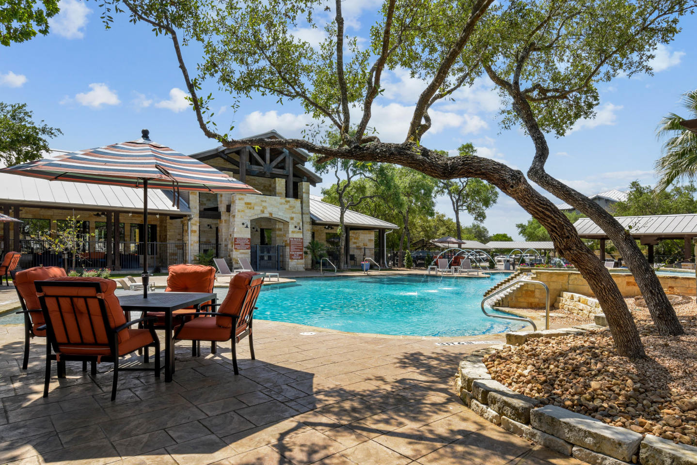 Platinum Shavano Oaks Image 3