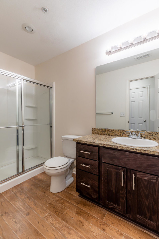 Waterford Place Apartments & Townhomes Image 9