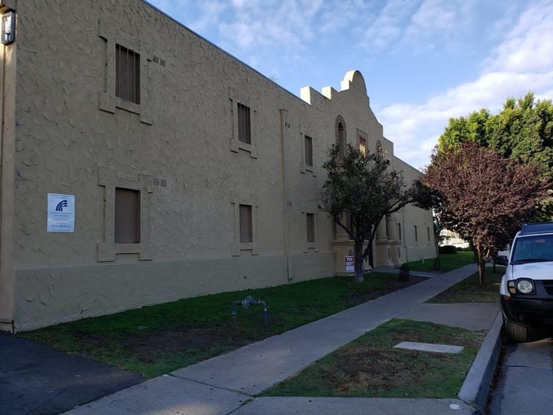291 Avocado Street Image 9