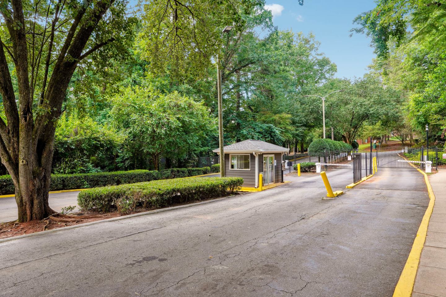 Avondale Village Image 6