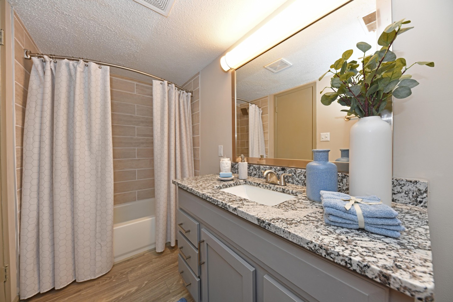 Preston Apartment Homes Image 9