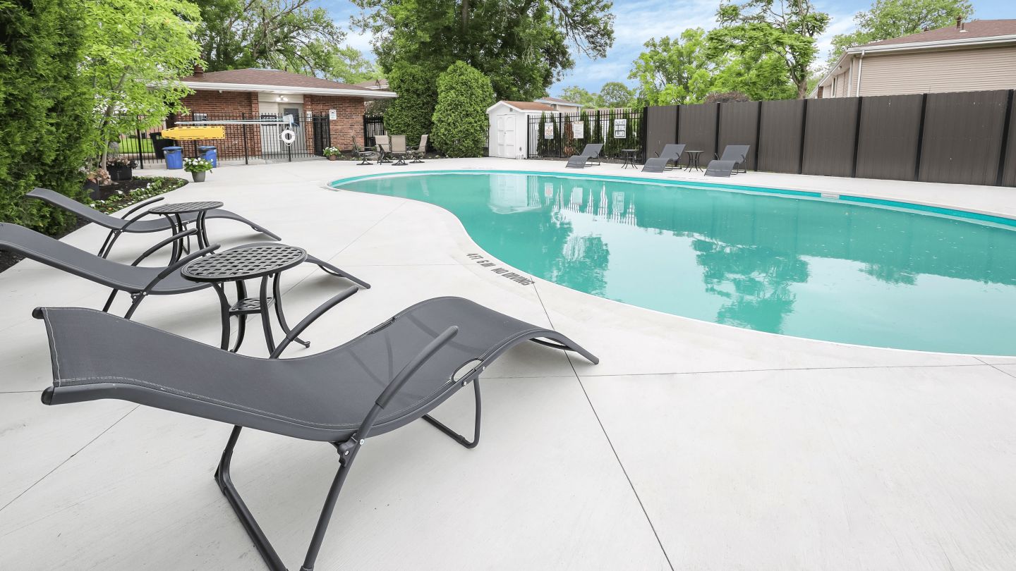 1289 | A Rental Condo Community Image 24