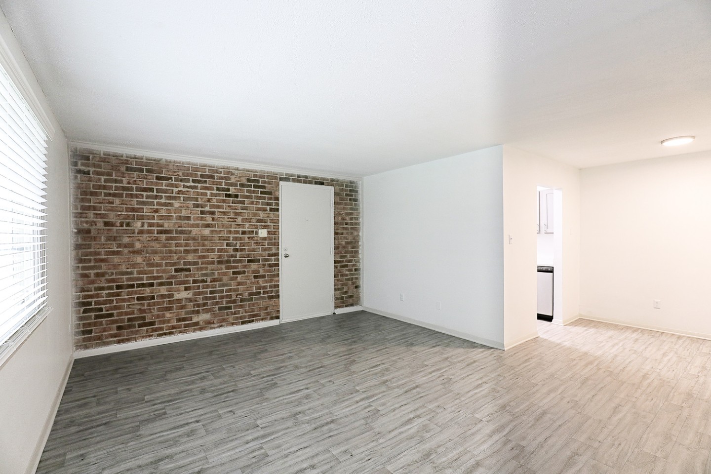 The Chateau Apartments Image 9