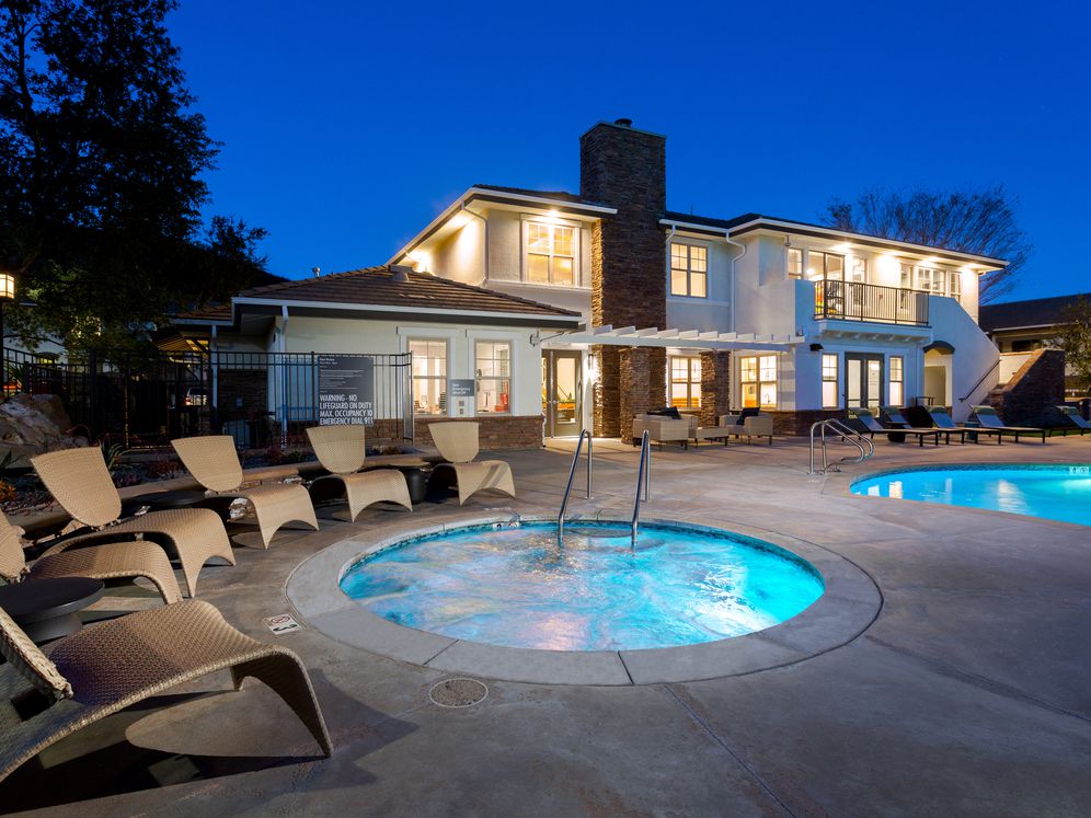 Avalon Oak Creek Image 39