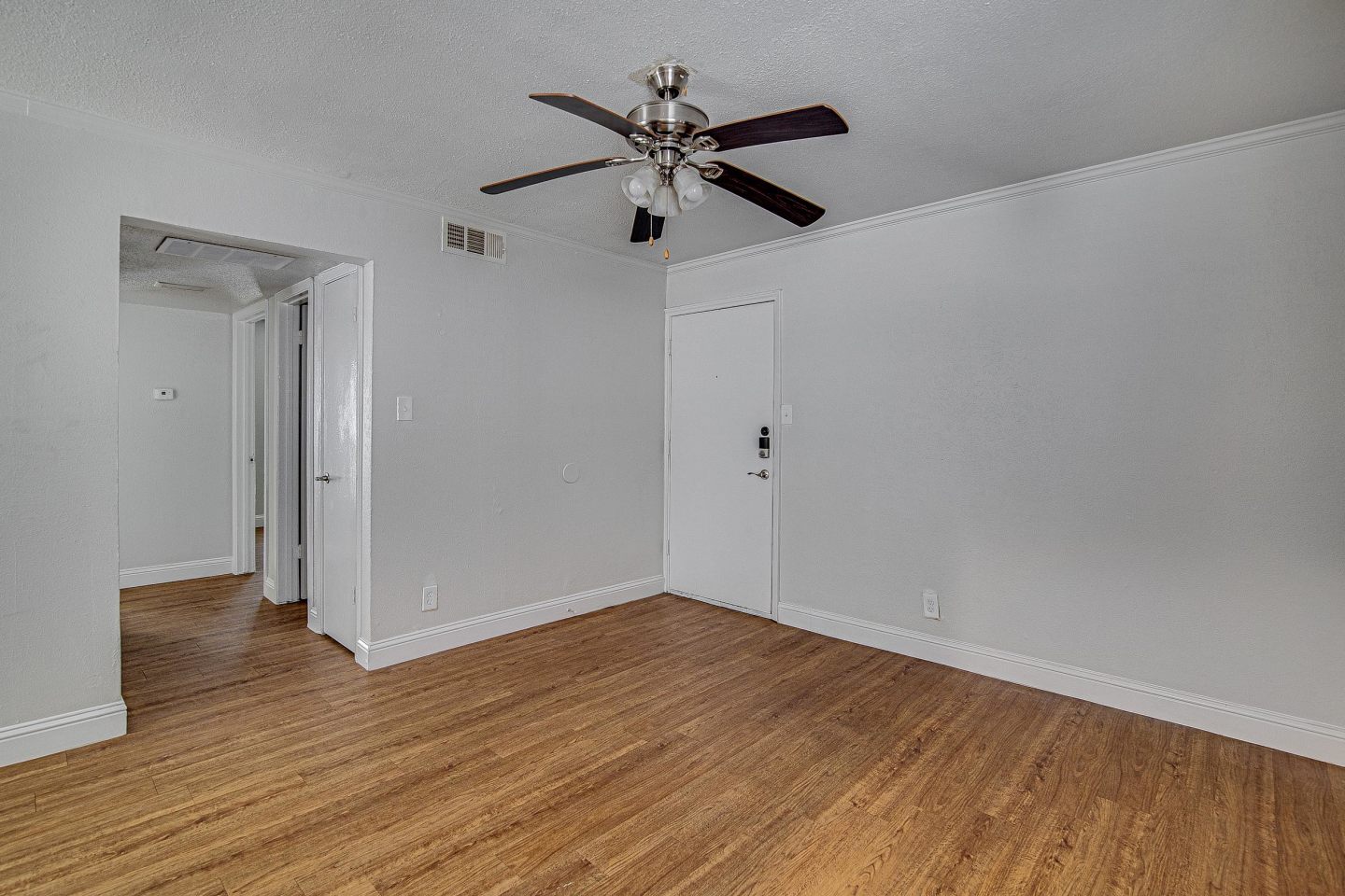 Mitchell Apartments Image 15