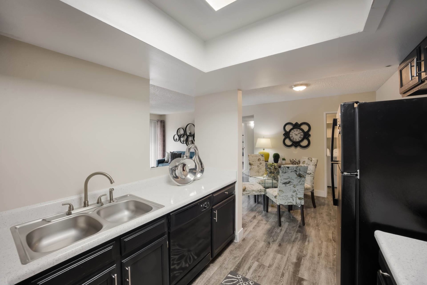 Woodland Hills Apartments Image 9