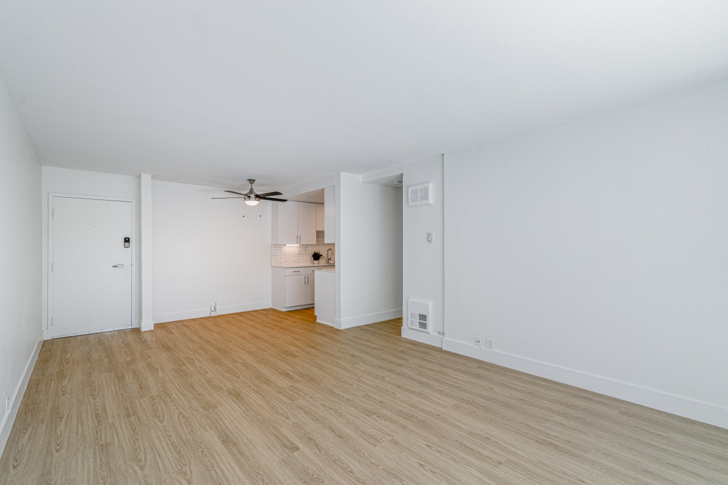 Avenue Two Image 84