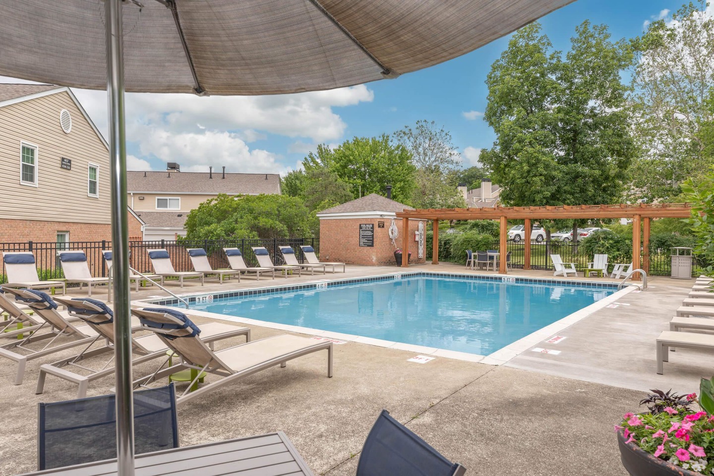 Williamsburg Townhomes Rental Homes Image 3