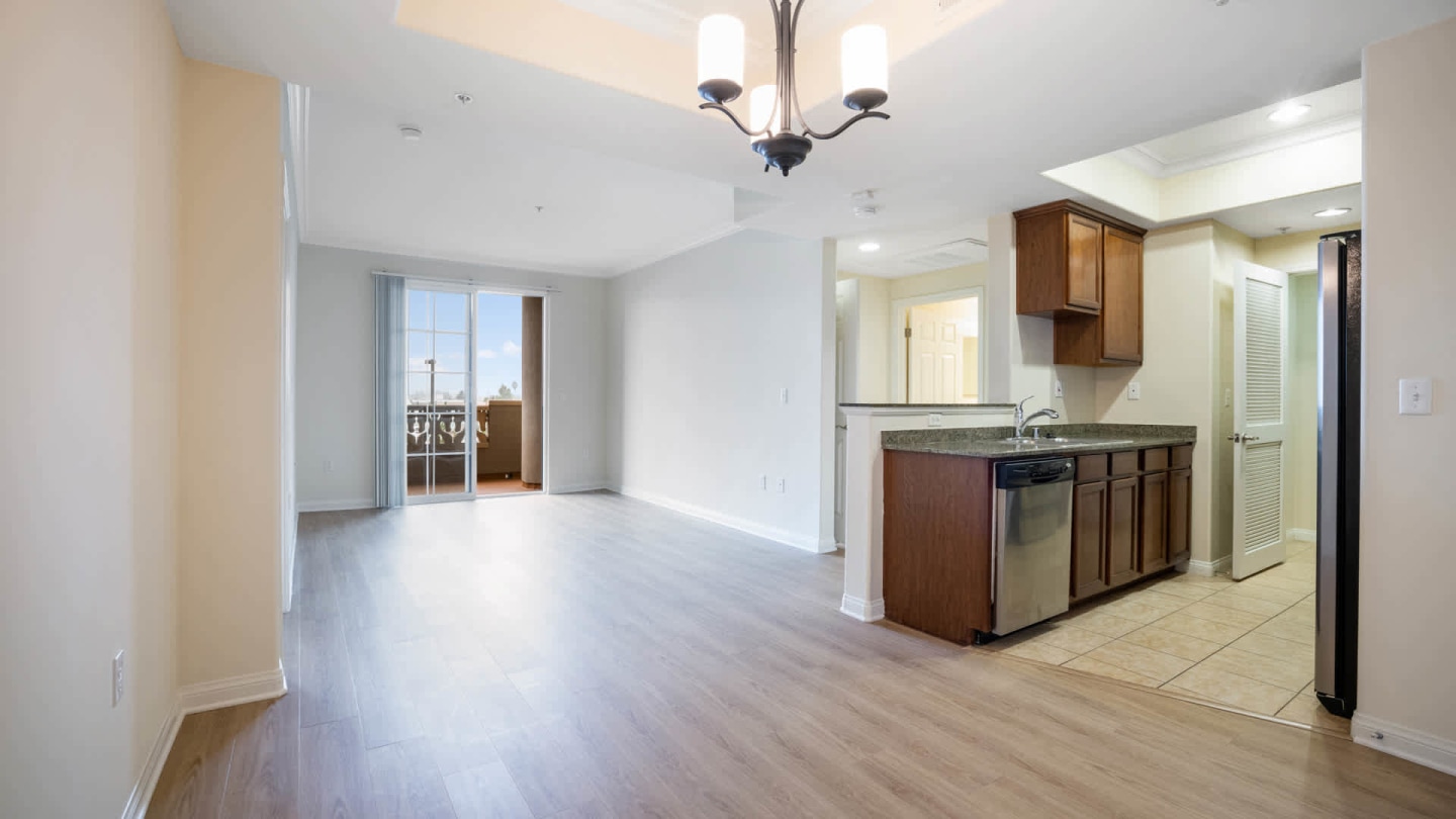 Versailles Koreatown Image 10