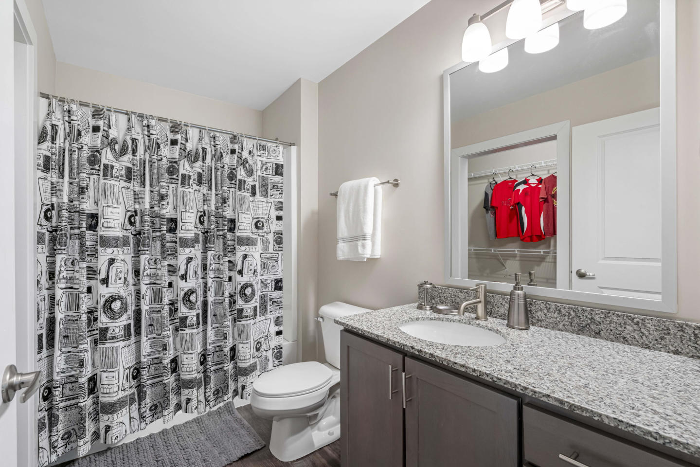 StateHouse Varsity - Student Housing Image 19