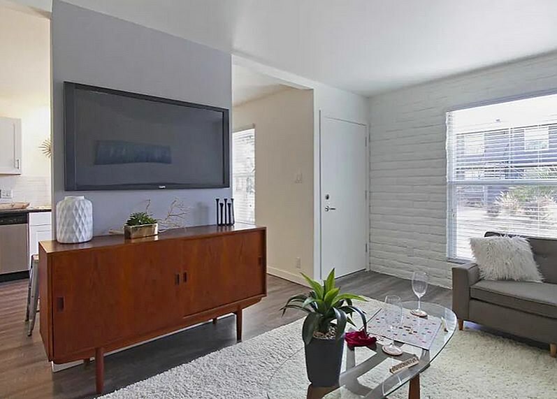 1133 West Fifth Image 3