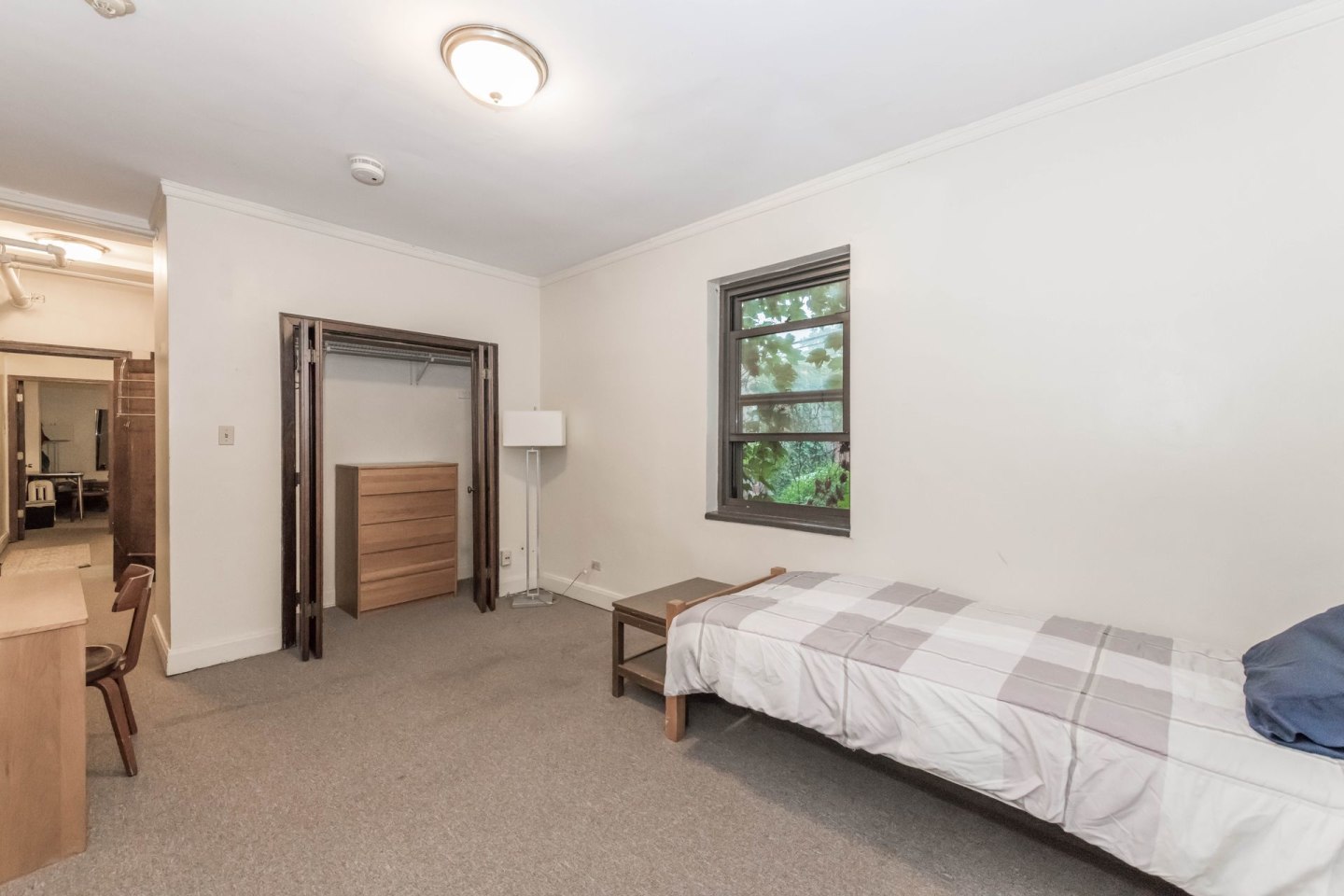 Co Living- 5748 Blackstone Image 10
