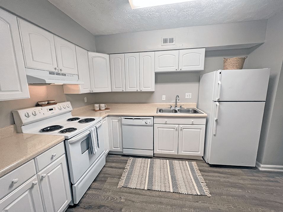 Pine Grove Apartments Image 4