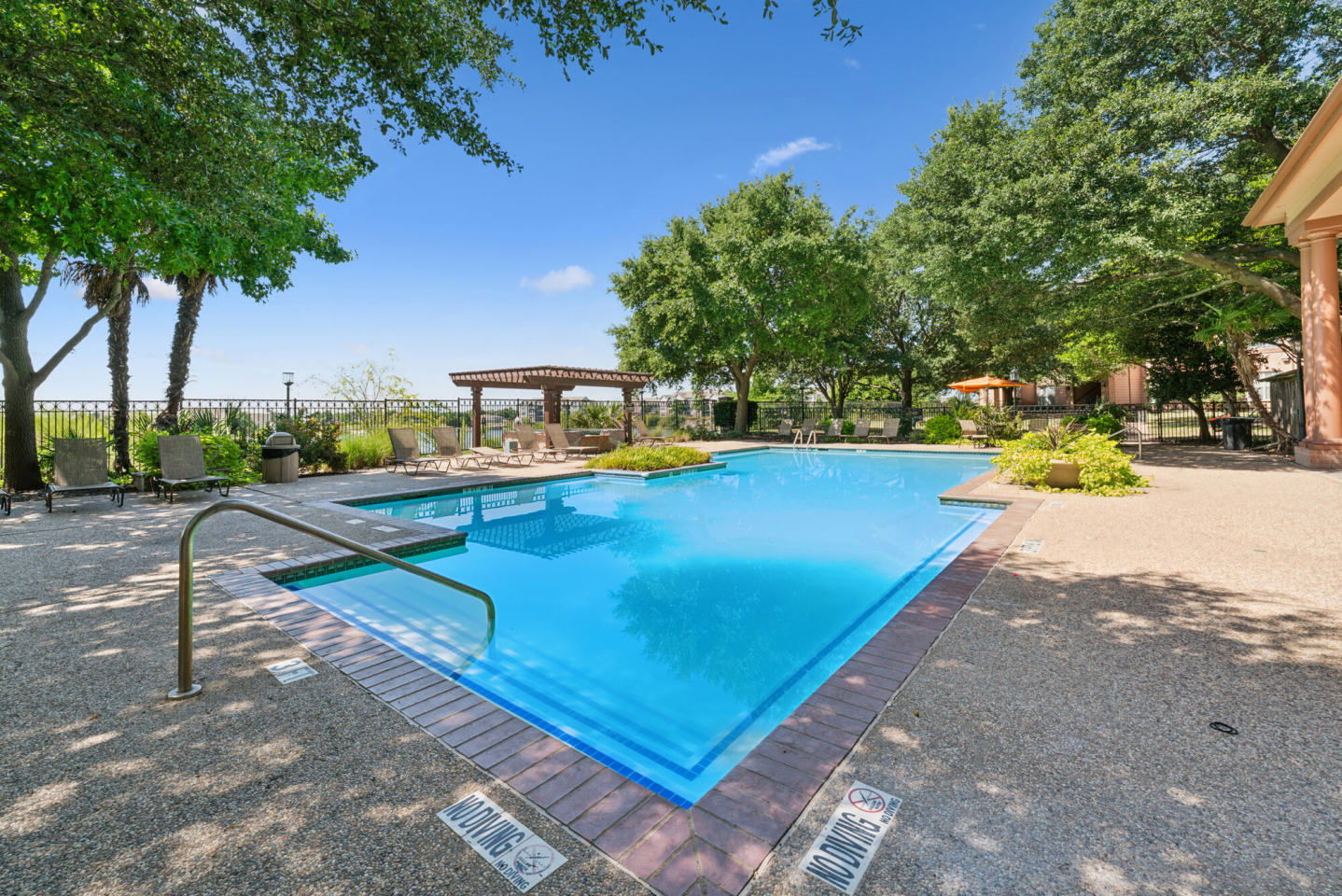 Blue Lake Villas II Image 9
