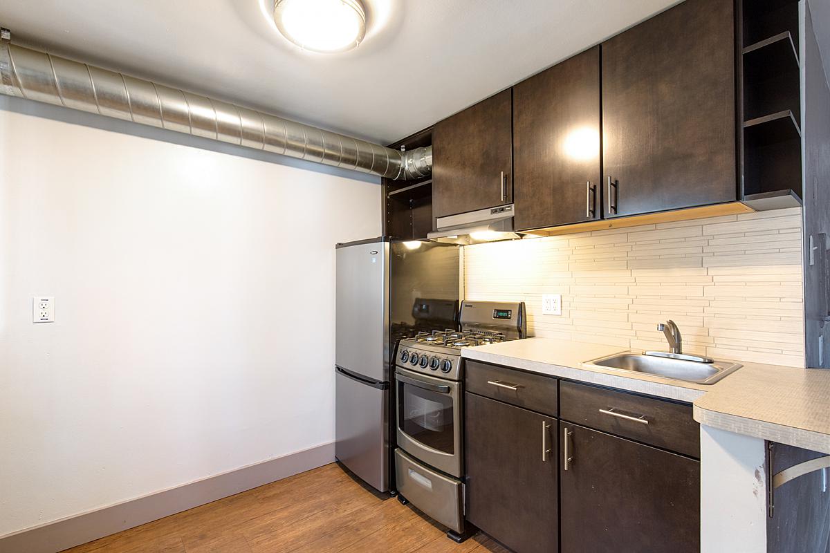 Altair Apartments Image 4