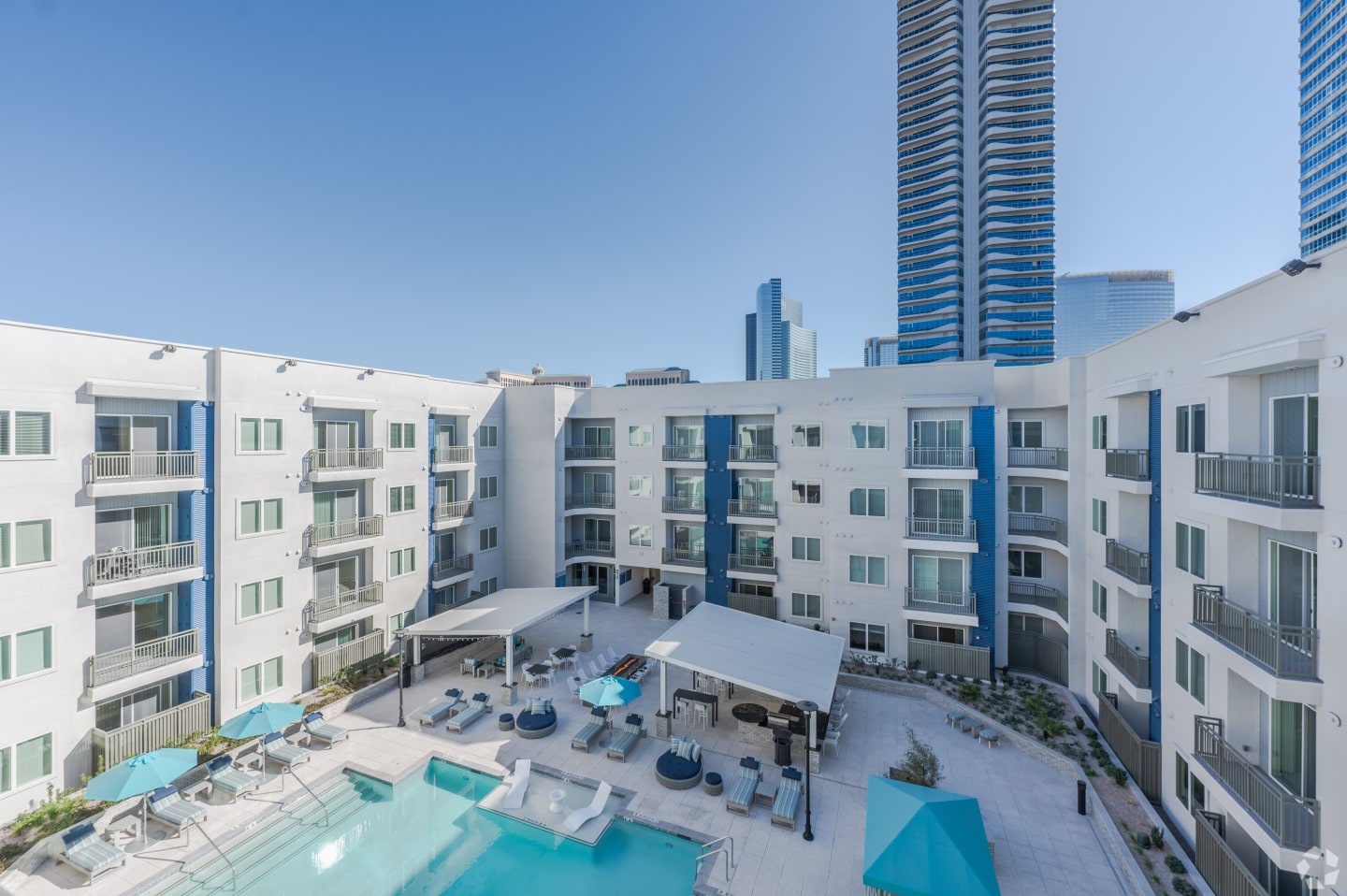 Aura Vegas Apartments Image 9