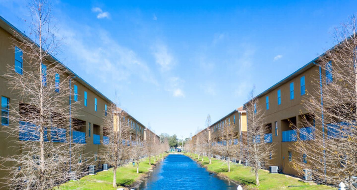 Town Park Villas Image 11