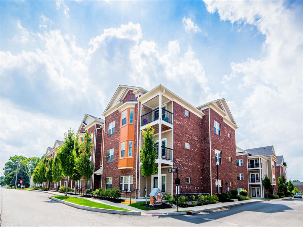 Monon Living Image 1