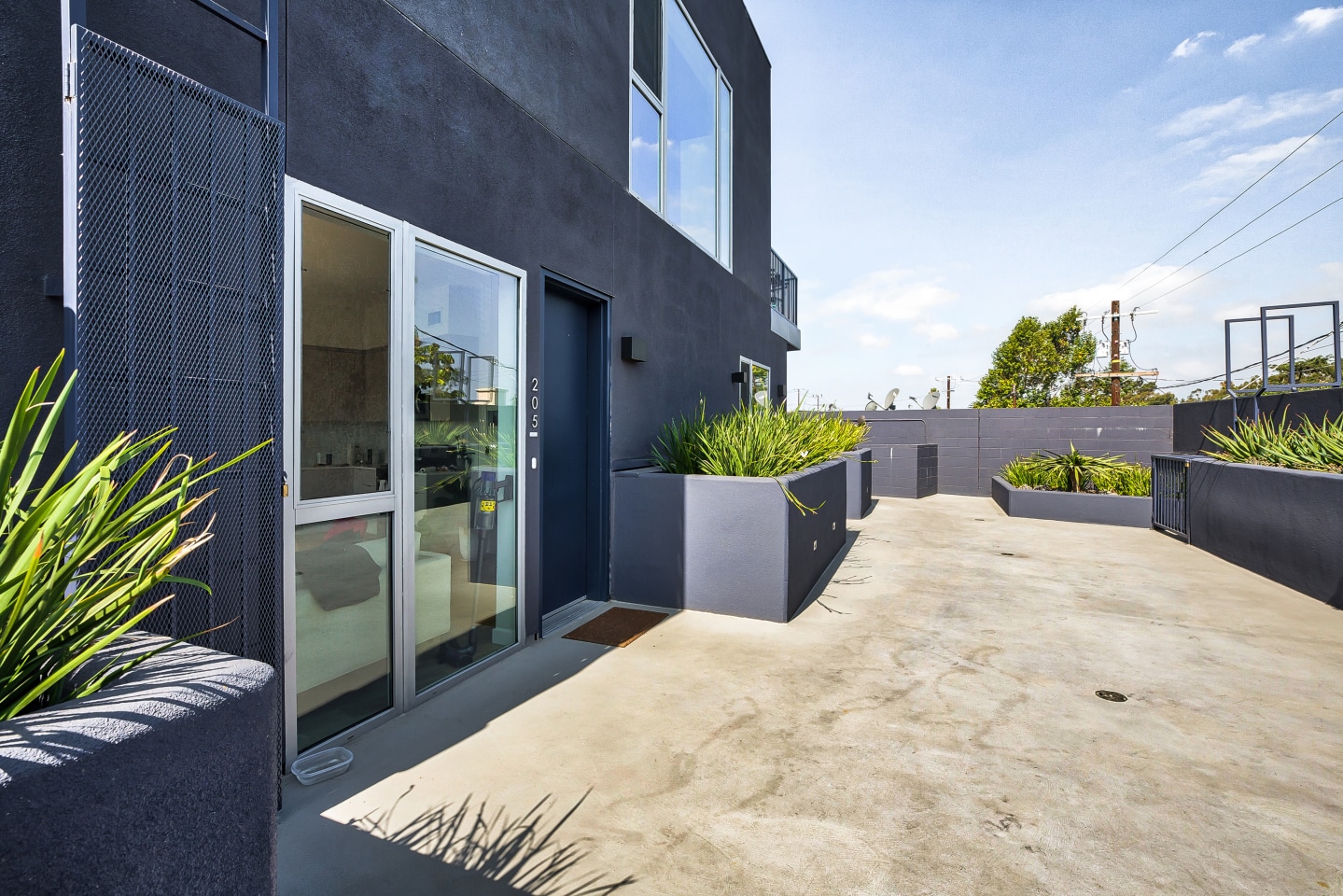 5135 West Adams Image 18