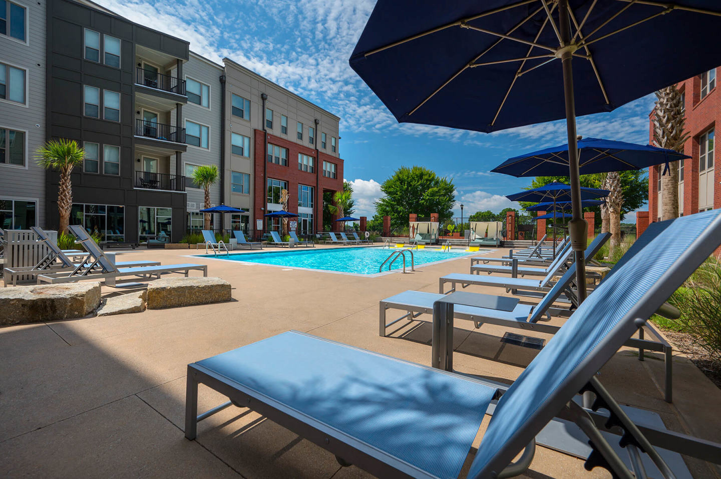 Sola Station Canalside Apartments Image 36