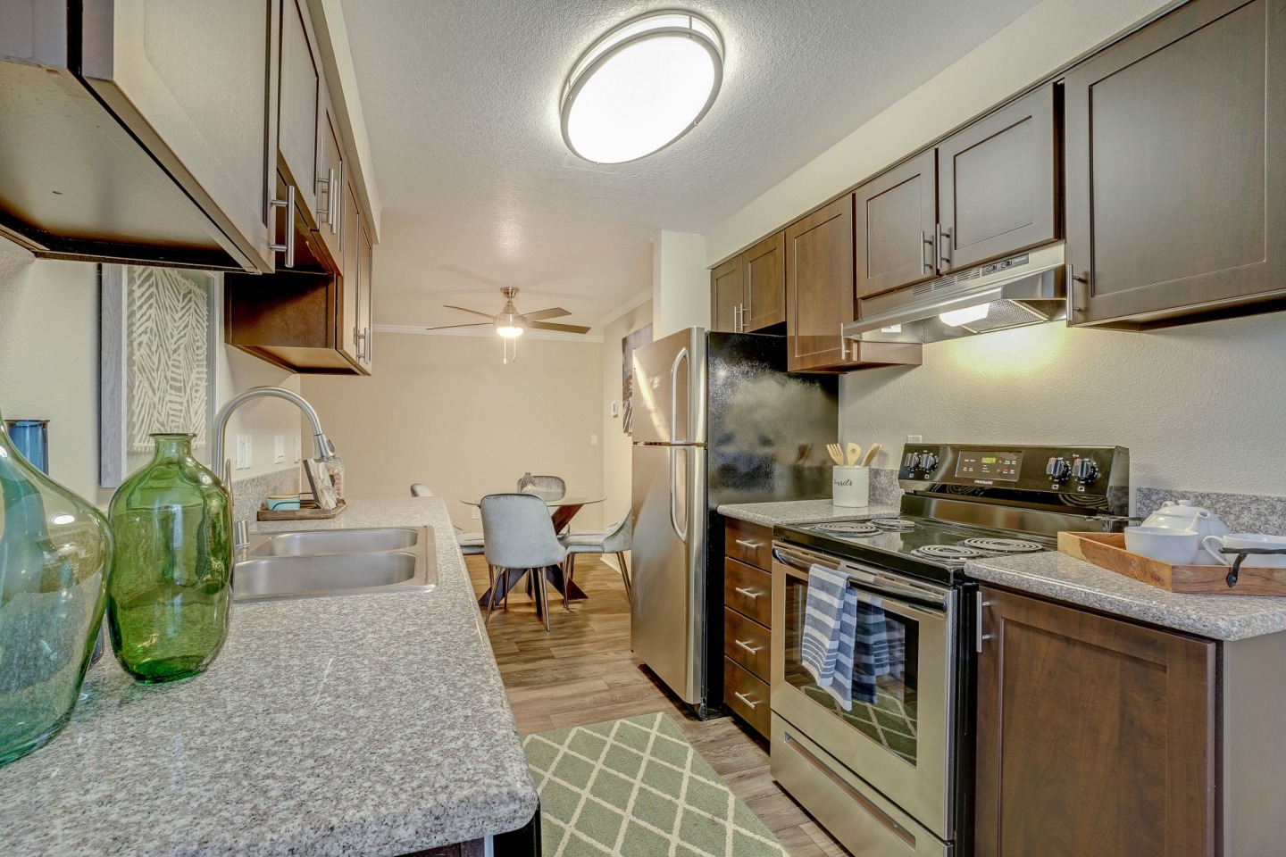 Walnut Grove Landing Apartments Image 2