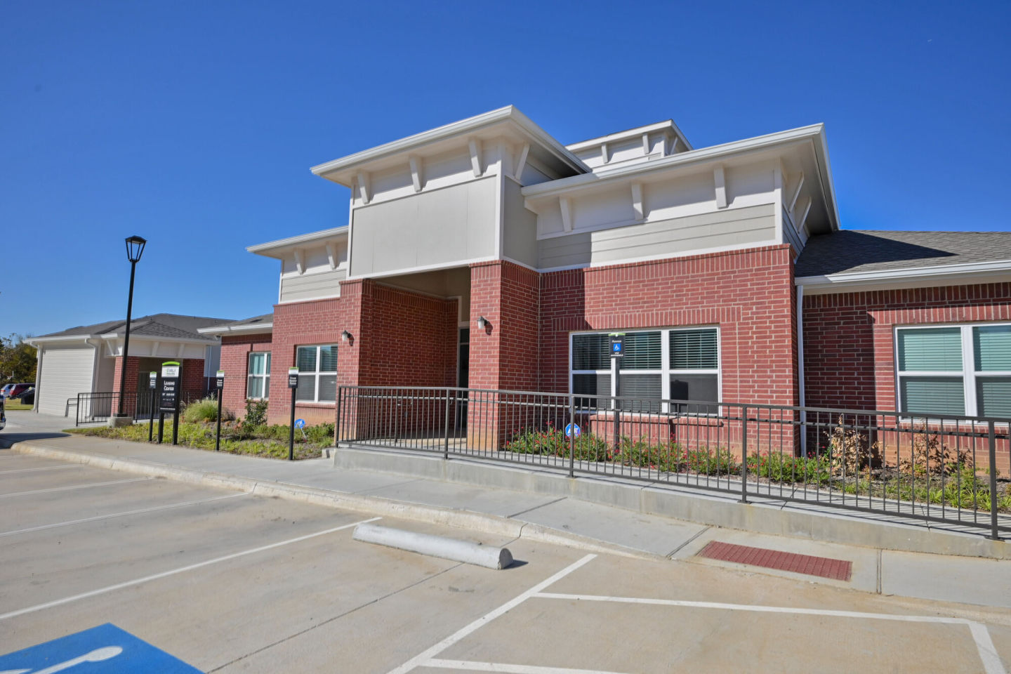 EMLI at Pecan Creek - Affordable Housing Image 5