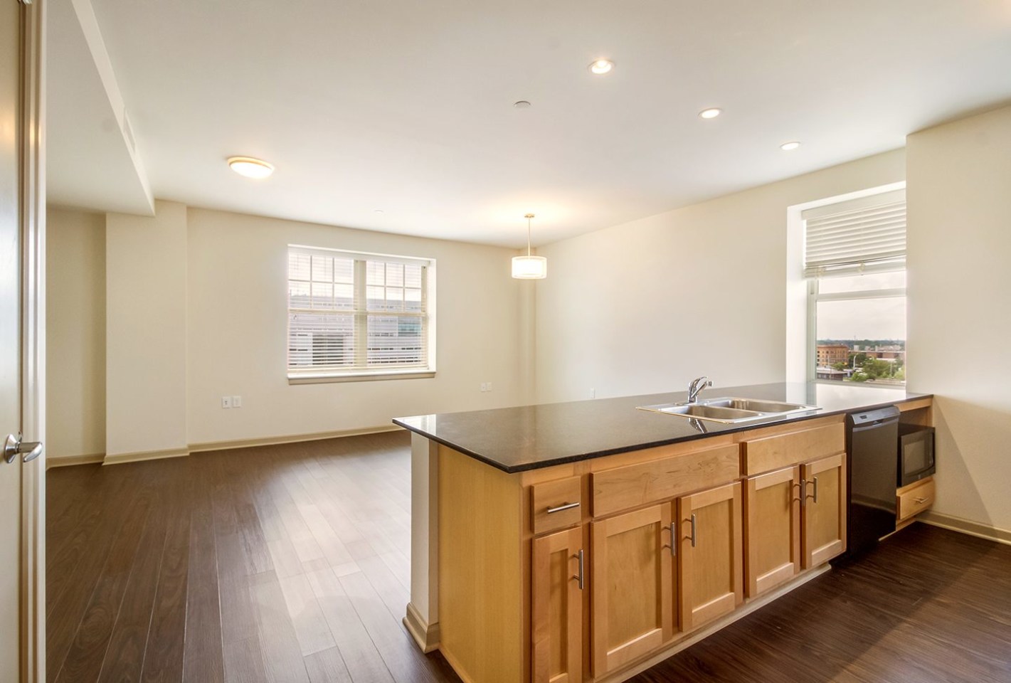 Strathmore Apartments Image 11
