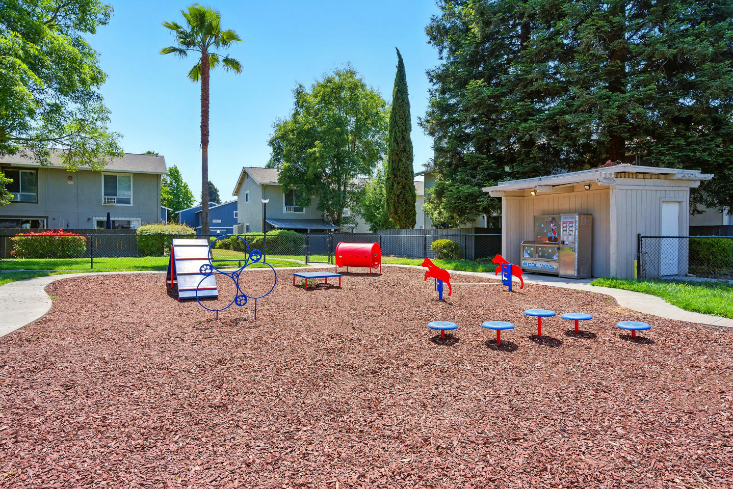 The Grove Luxury Apartments Image 24