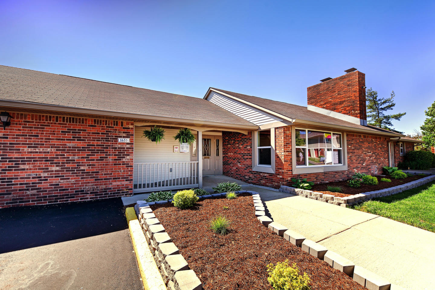 Oakdale Square Apartments Image 3