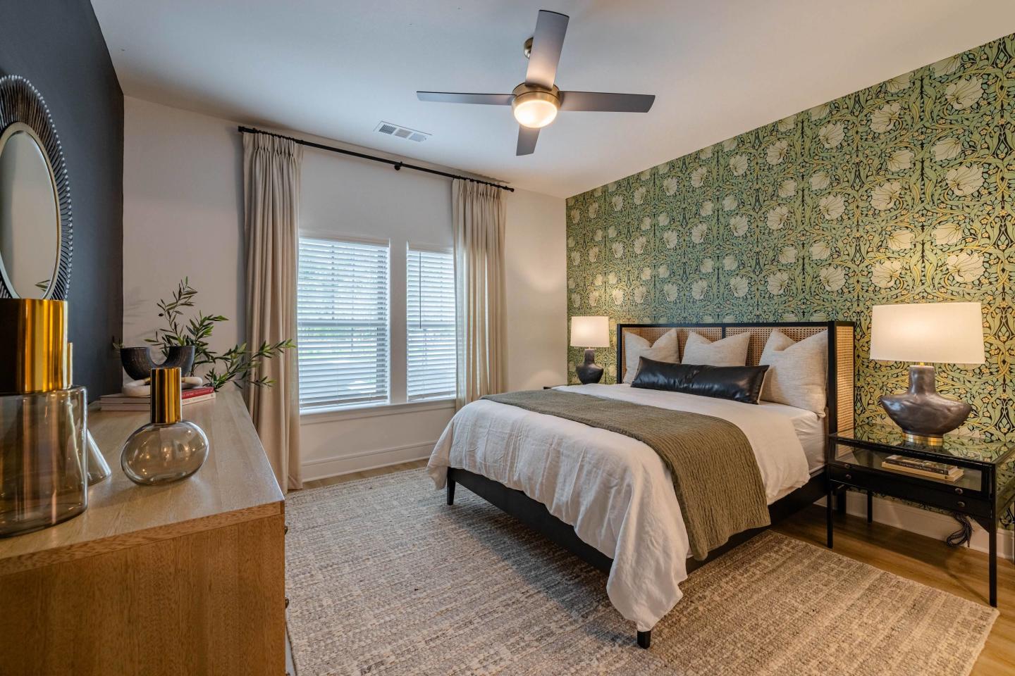 Solay Carnes Crossroads Apartments Image 24