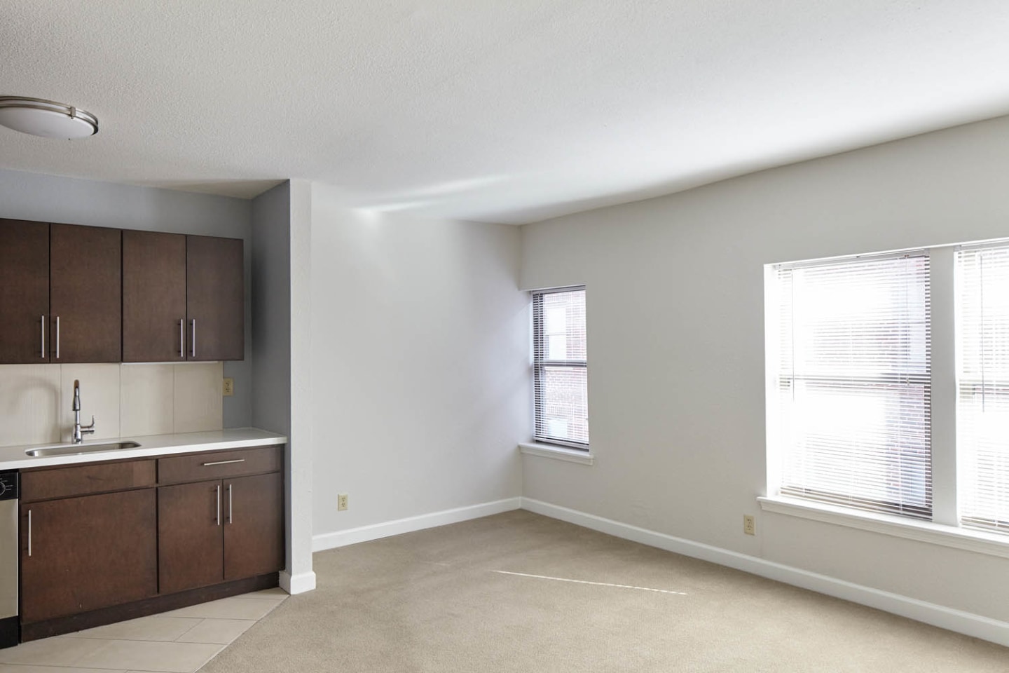 Kenwood Image 12