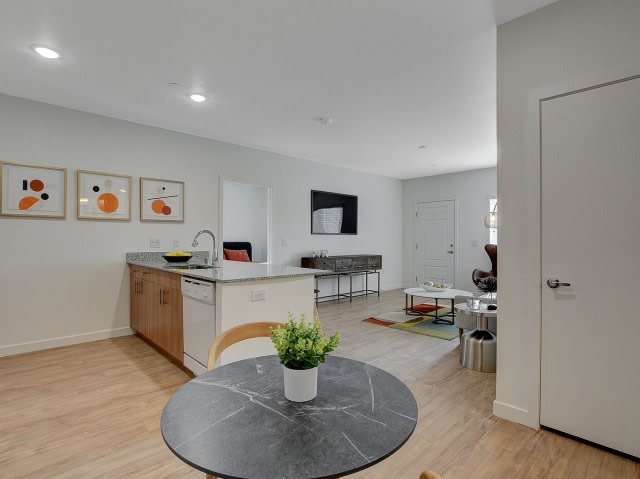 Showboat Park Apartments Image 9
