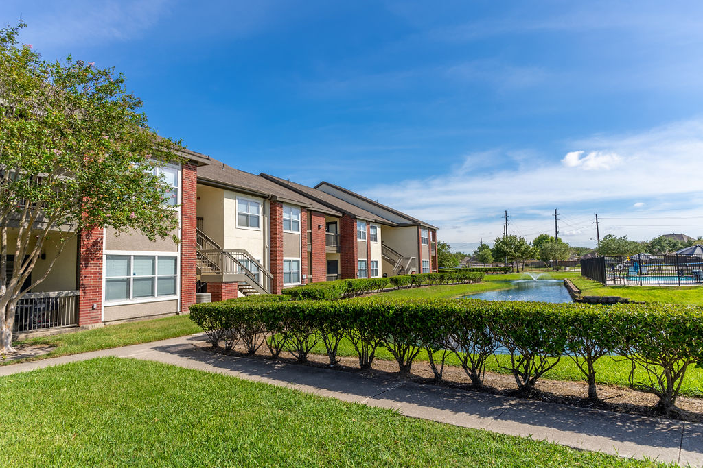 Oakbridge Apartment Homes Image 4