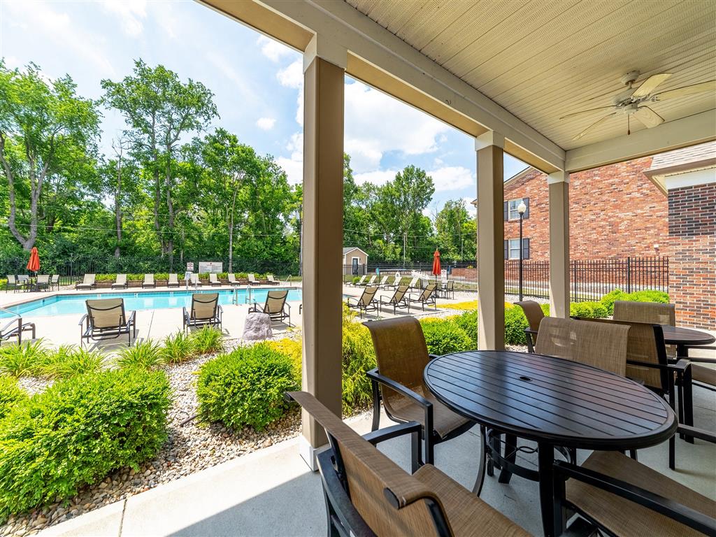 Monon Living Image 51