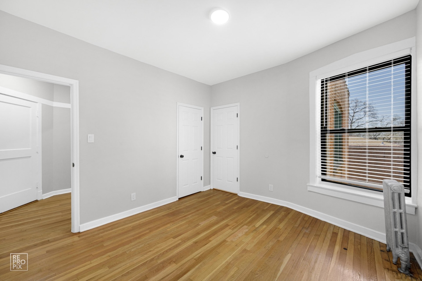 2826 E 76th Pl Image 16