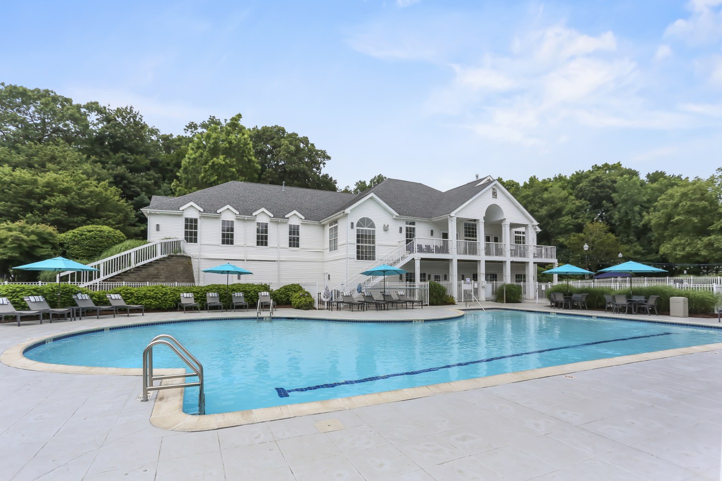 The Royce at Trumbull Image 17