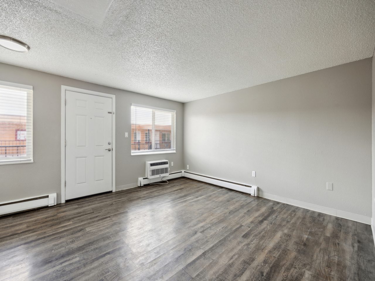 Newport Square Apartments Image 39