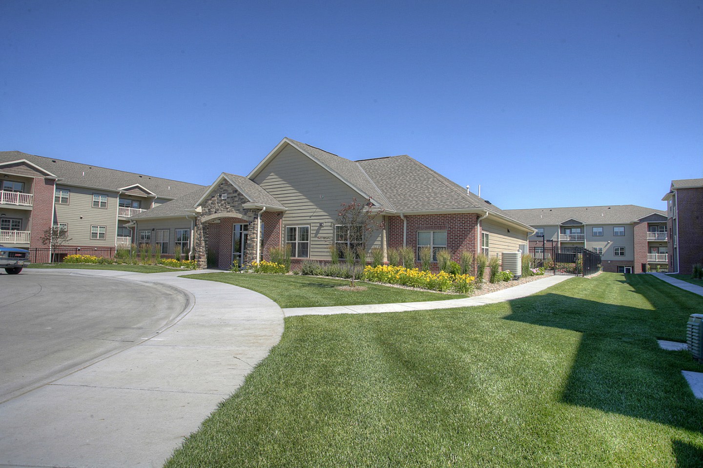 Lincoln Summit Falls Apartments & Townhomes Image 15