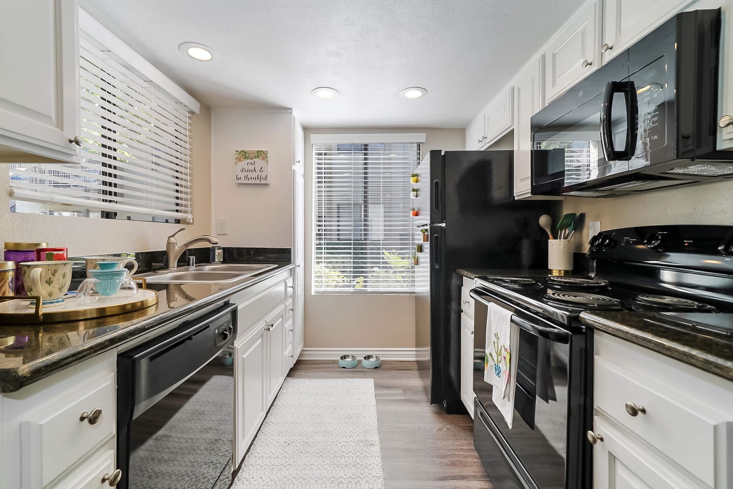 Mosaic Apartment Homes Image 27