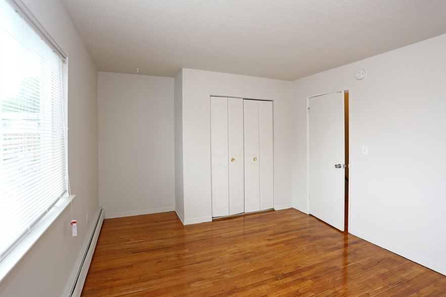 Woodbury Apartments Image 9