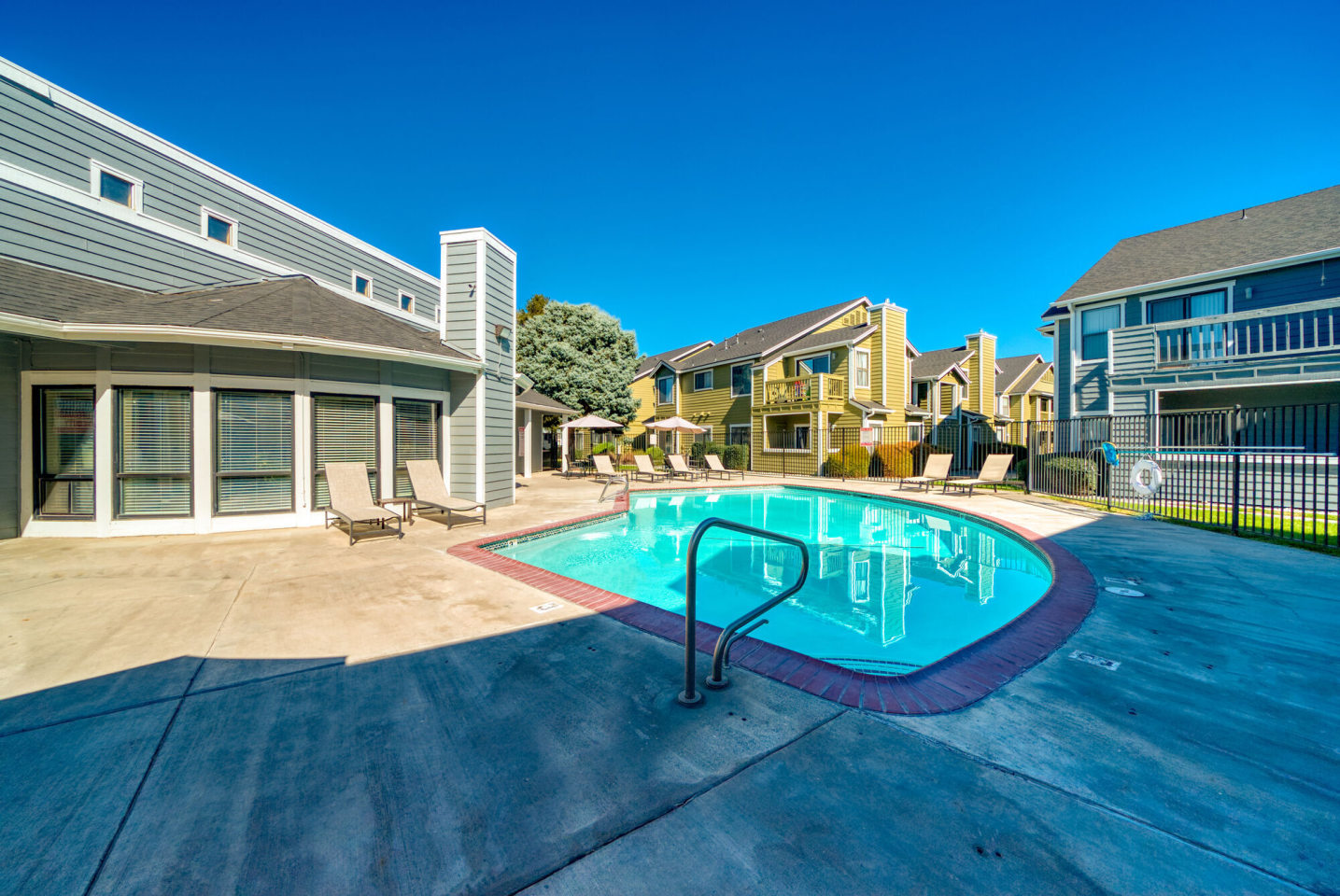 Bristle Pointe Image 28