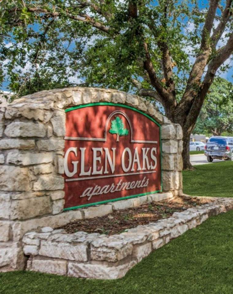Glen Oaks Apartments Image 14