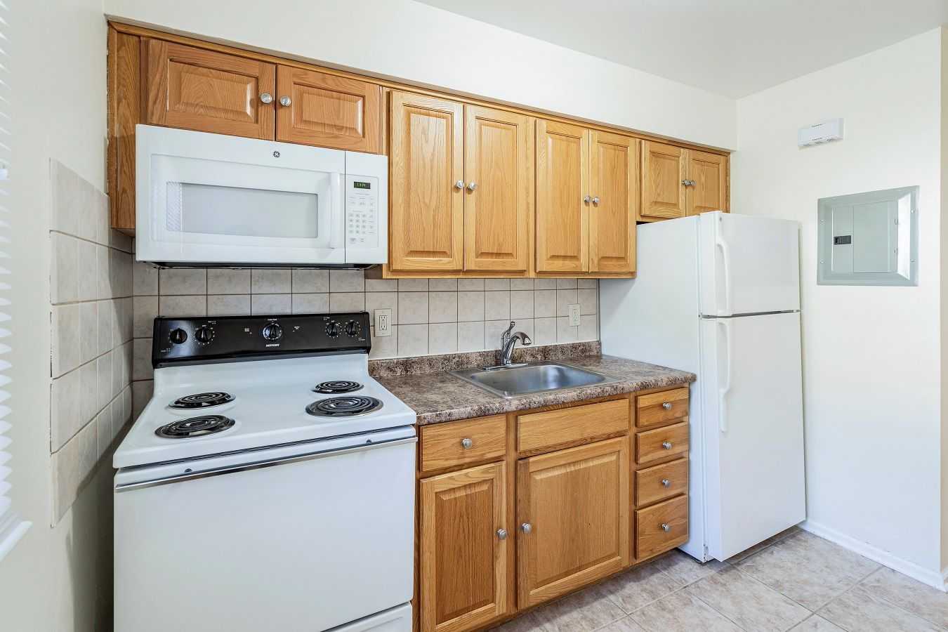 Newtonian Gardens Apartments Image 16