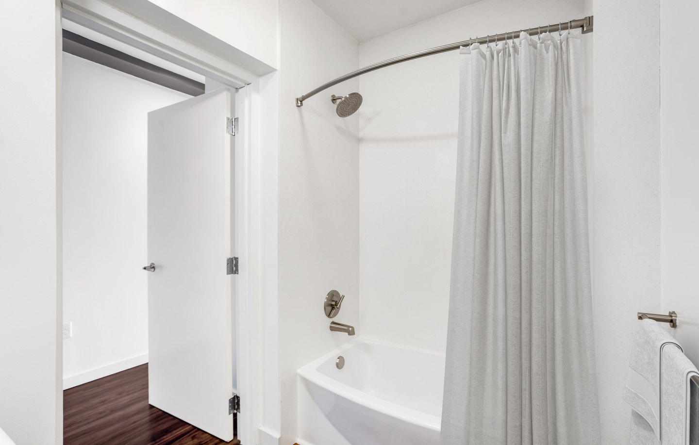 4801 Shattuck Image 4