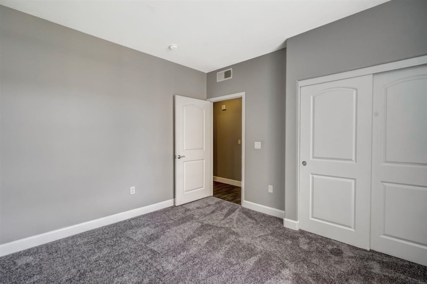 Stadium House Apartments Image 82