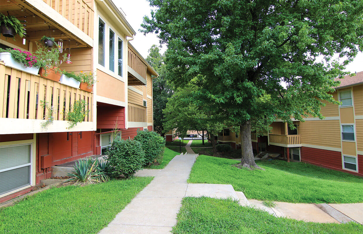 Raintree Apartments Image 10