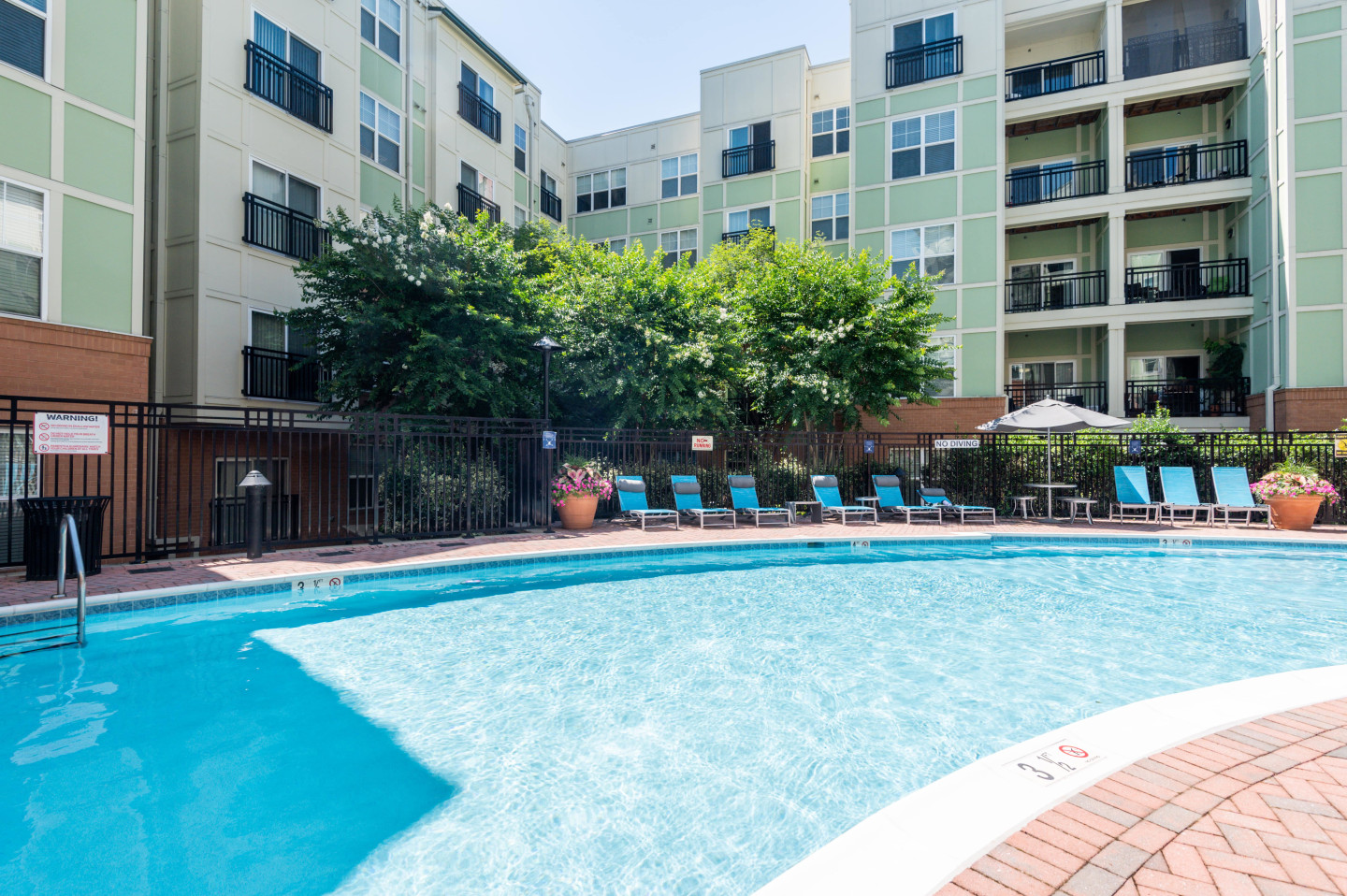 800 Carlyle Image 37