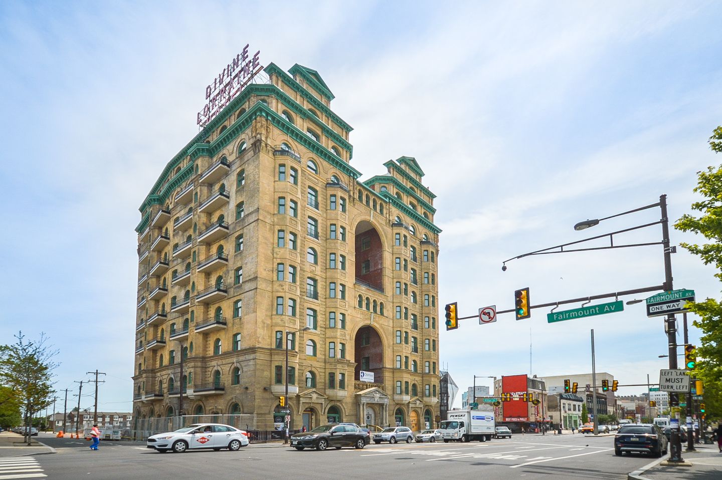The Divine Lorraine Image 5