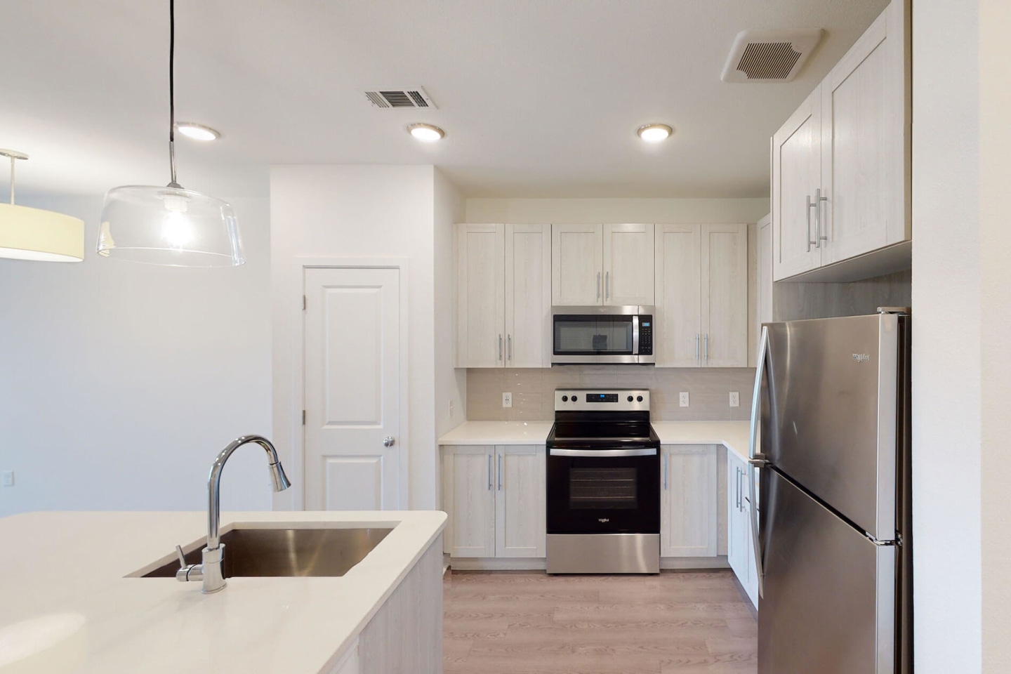 Essex Luxe Apartments Image 28